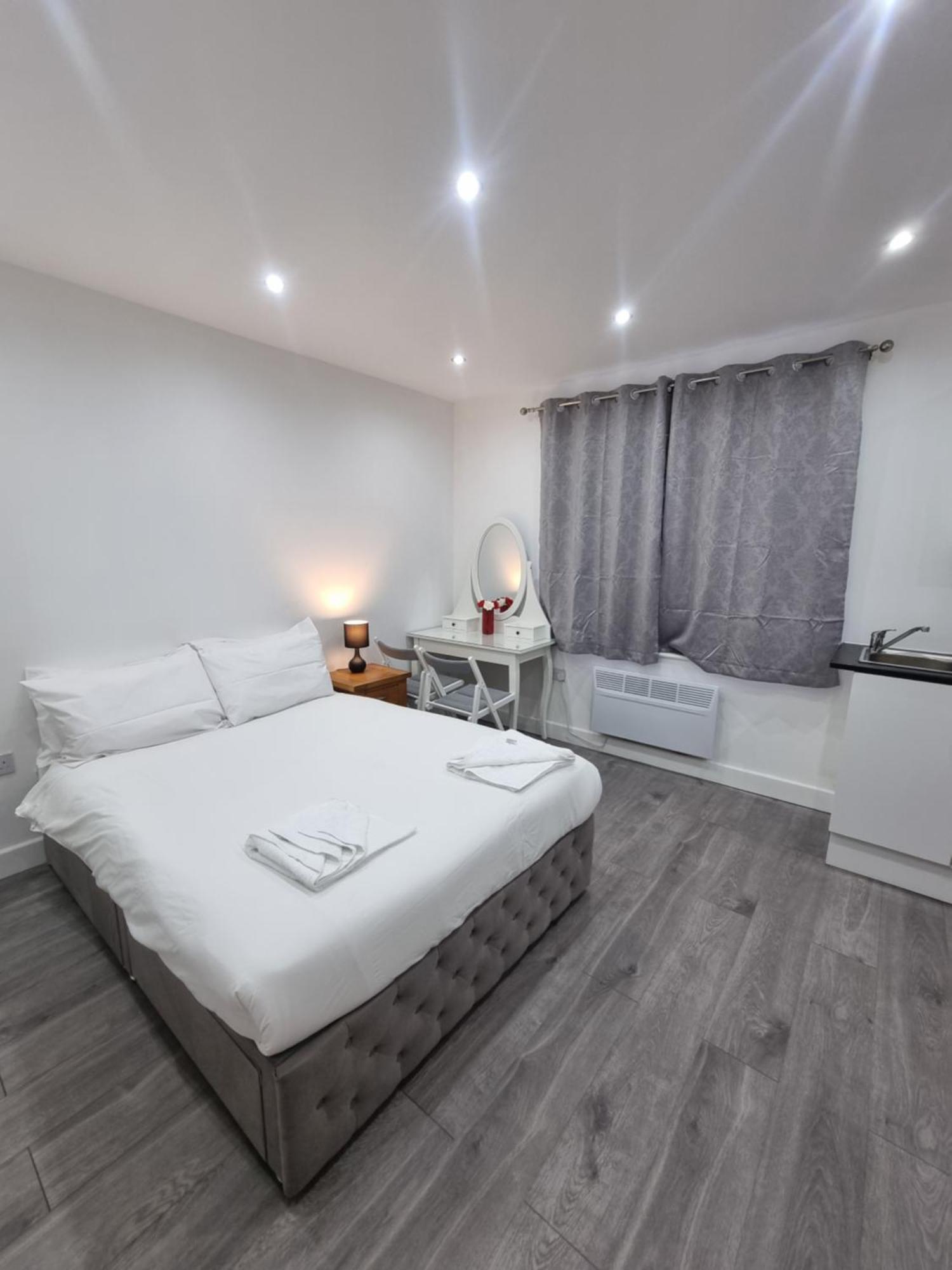 Brand New Studios In Harrow Exterior foto