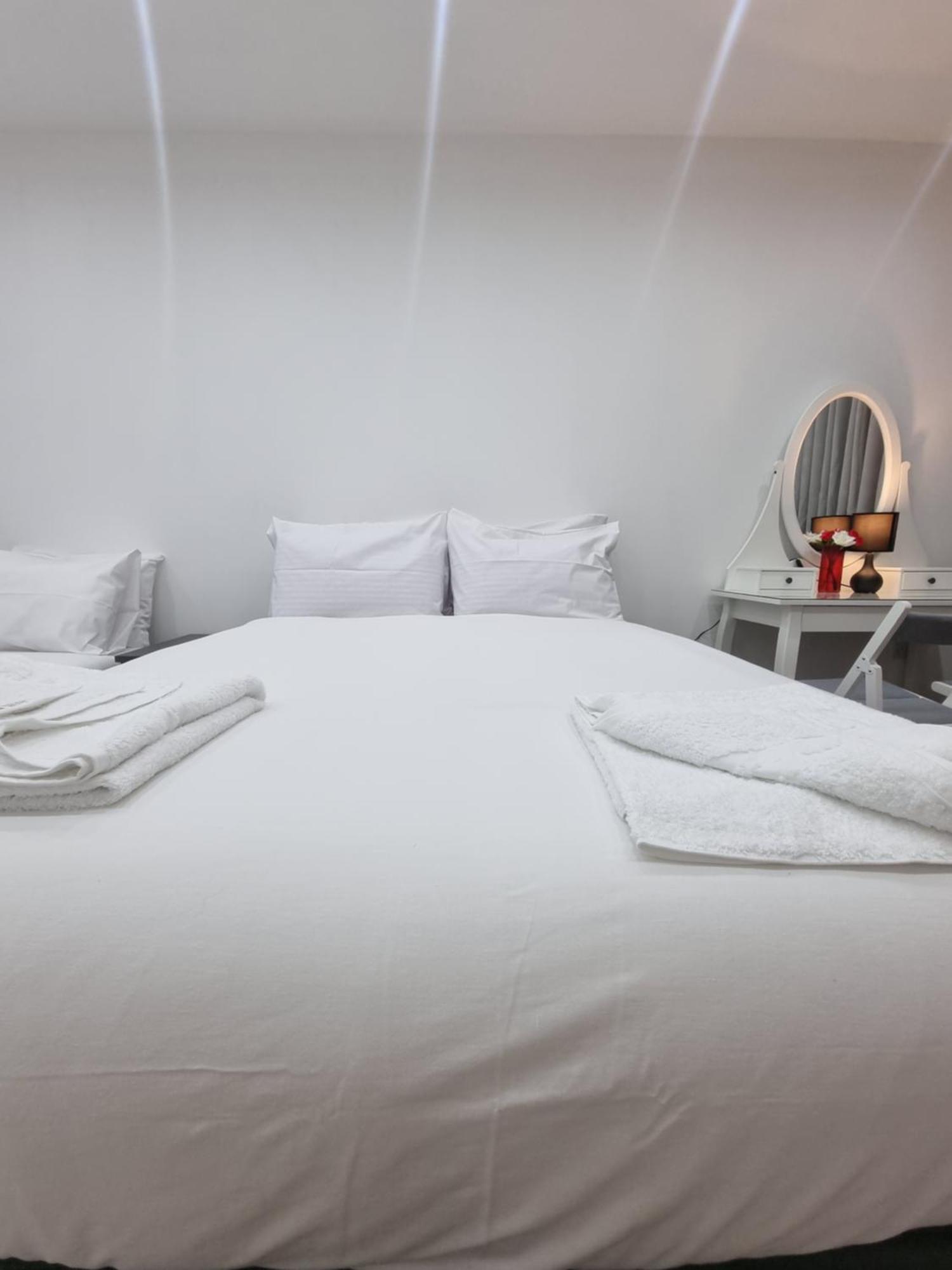 Brand New Studios In Harrow Exterior foto